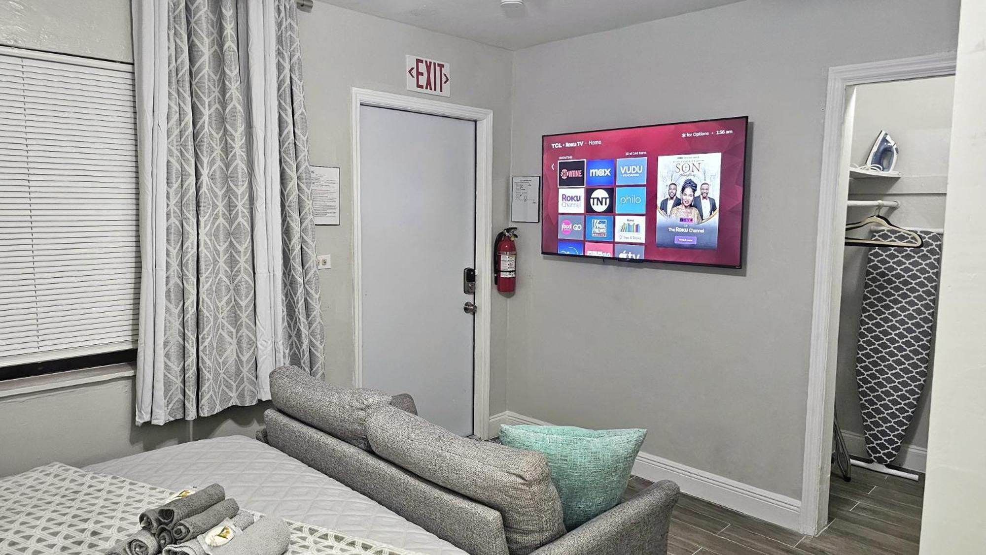 Cute Renovated 4 Miles From Hard Rock * Hollywood